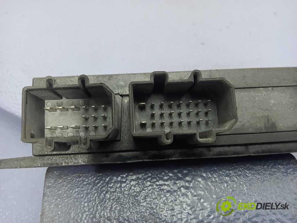 Volkswagen Passat 2003 řídící jednotka Komfortu 1C0959799B