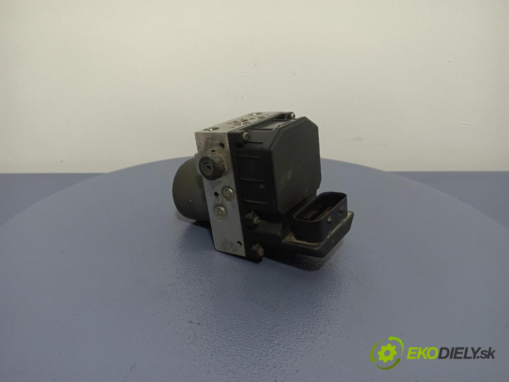 Volkswagen Passat 2003 čerpadlo ABS x 4B0614517G