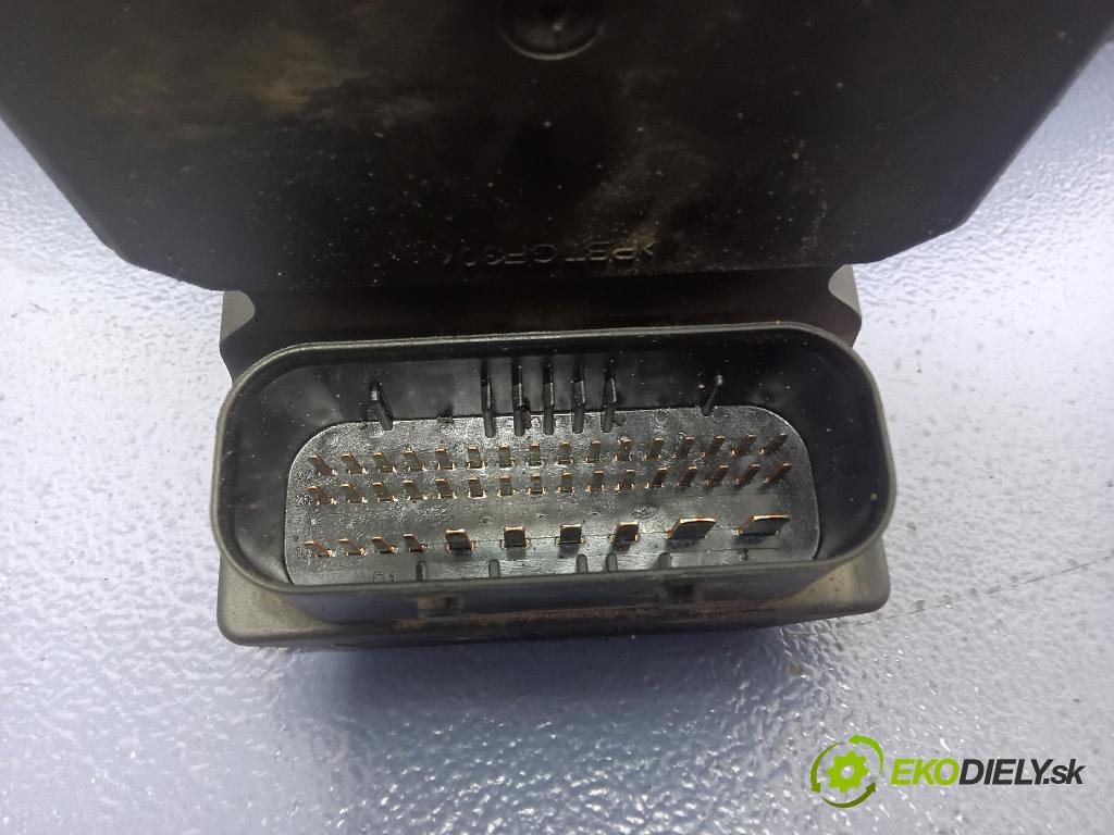 Volkswagen Passat 2003 čerpadlo ABS x 4B0614517G