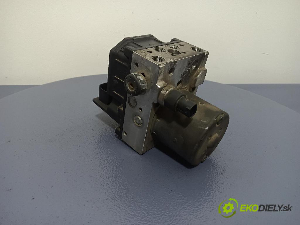 Audi A4 2001 čerpadlo ABS x 8E0614517