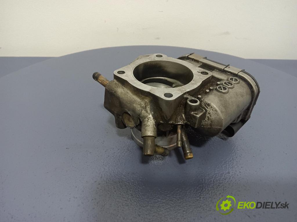 Audi A4 2001 škrticí klapka 06B133062H