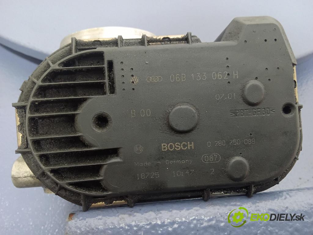 Audi A4 2001 klapka 06B133062H