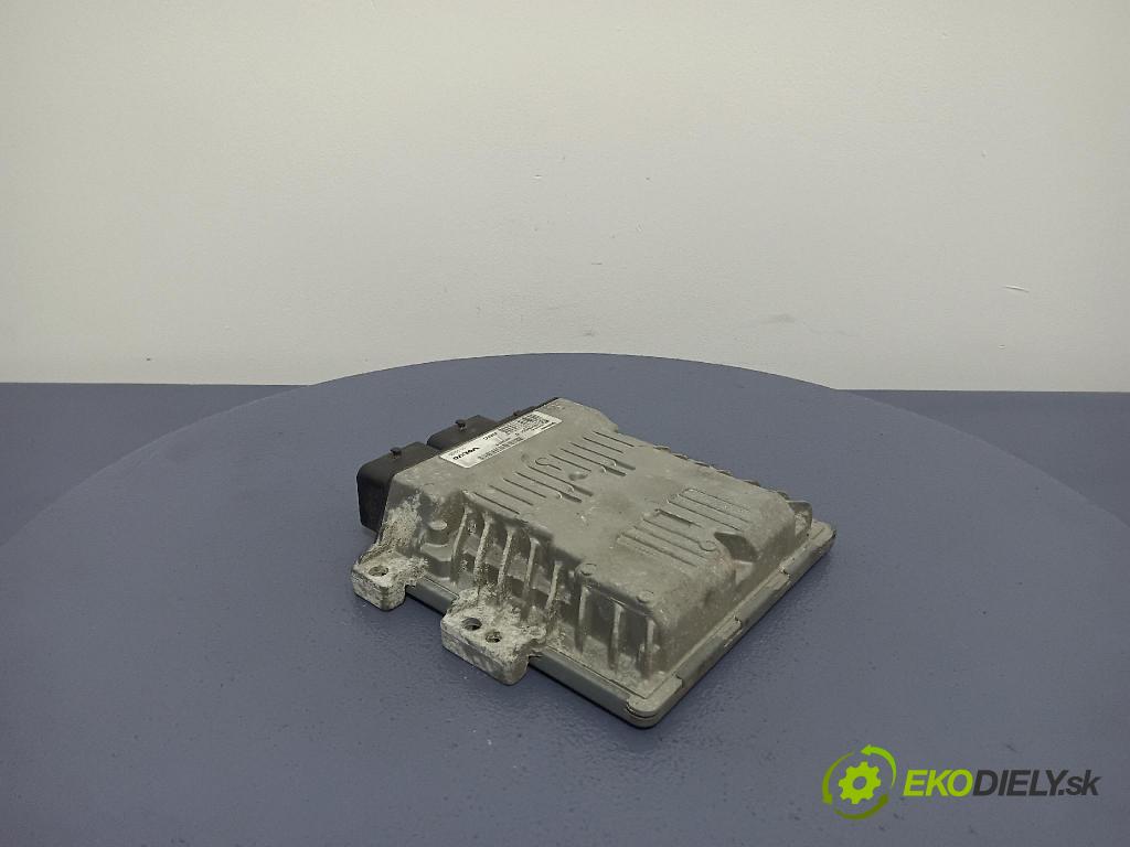 Volvo V50 2011 řídící jednotka Motor: 30788975