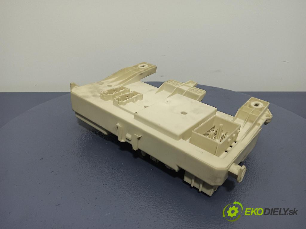 Volvo V50 2011 skříňka Pojistky 31327215