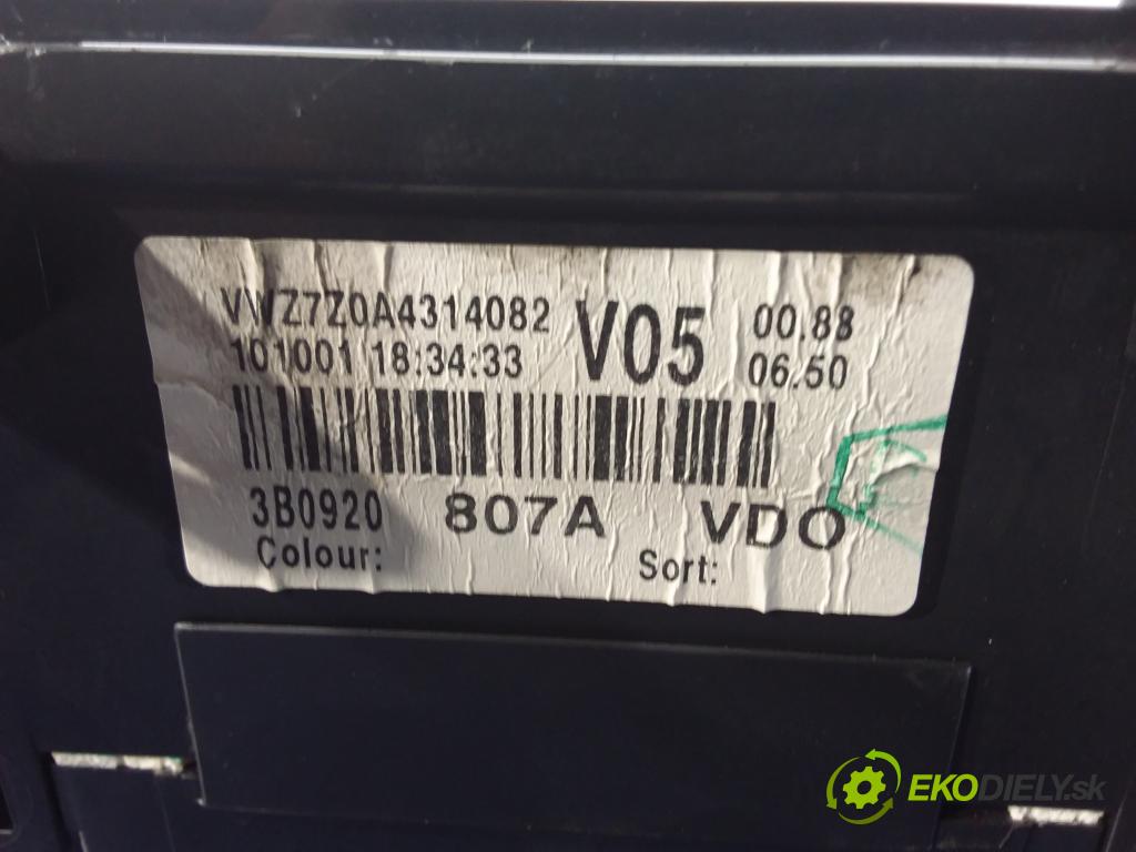Vw Passat 2001 prístrojovka/ budíky 3B0920807A