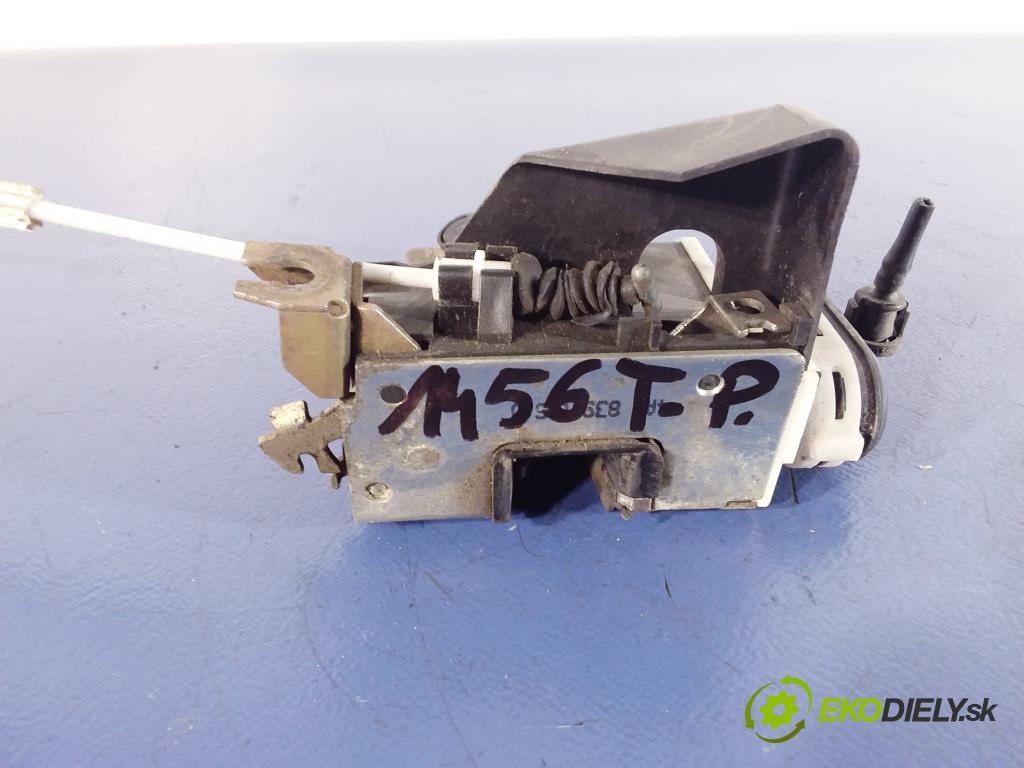 Audi A6 1995 zámek dveře Zad: v pravo: