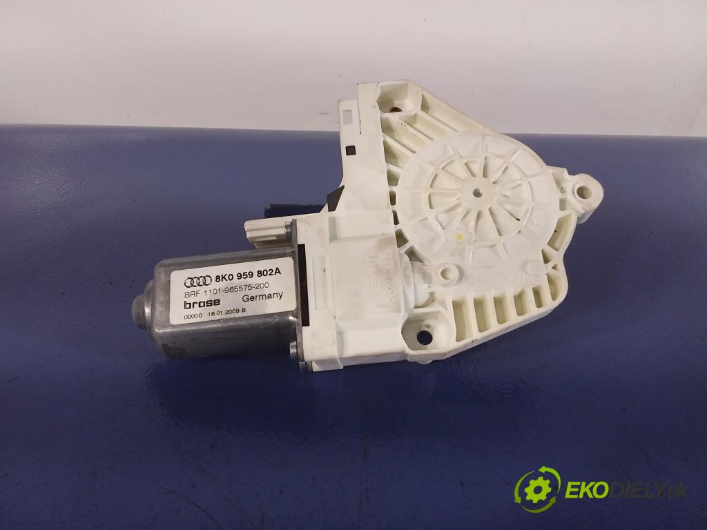 Audi A4 2009 mechanismus stahování Sklenka: před v pravo: 8K0959802A
