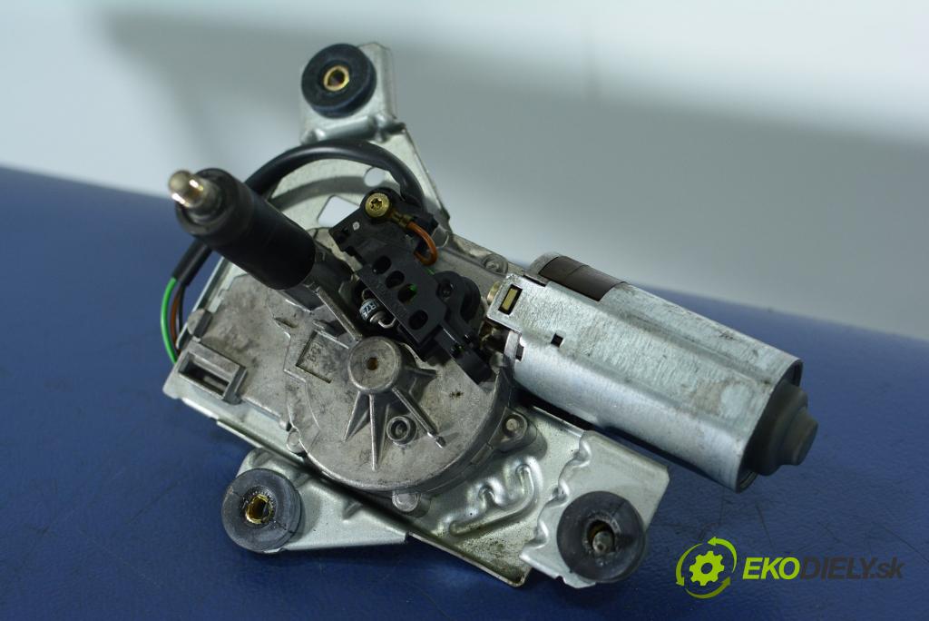 Mitsubishi Carisma 2001 motor: Stierače: zad 0390206517
