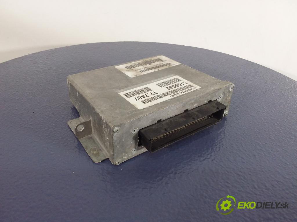 Saab 9-5 2002 riadiaca jednotka Motor: 5380076