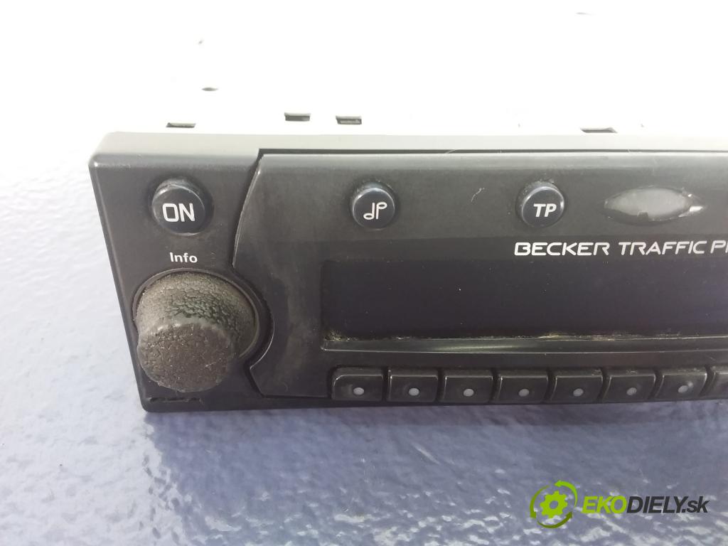 Hyundai Santa fe 2004 Radio I Navigácia: BE7823 35000157