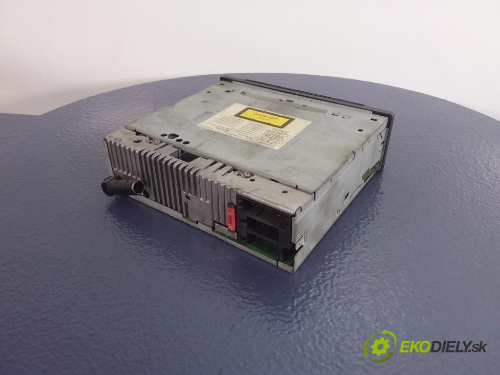 Hyundai Santa fe 2004 Radio I Navigácia: BE7823 35000157