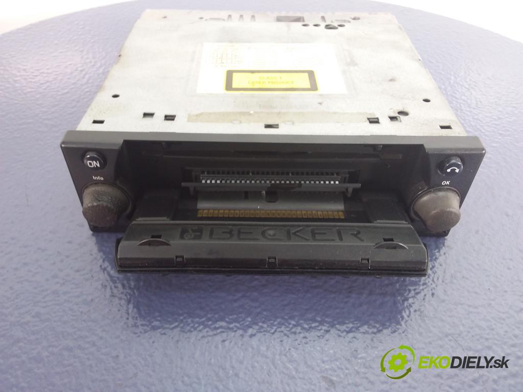 Hyundai Santa fe 2004 Radio I Navigácia: BE7823 35000157