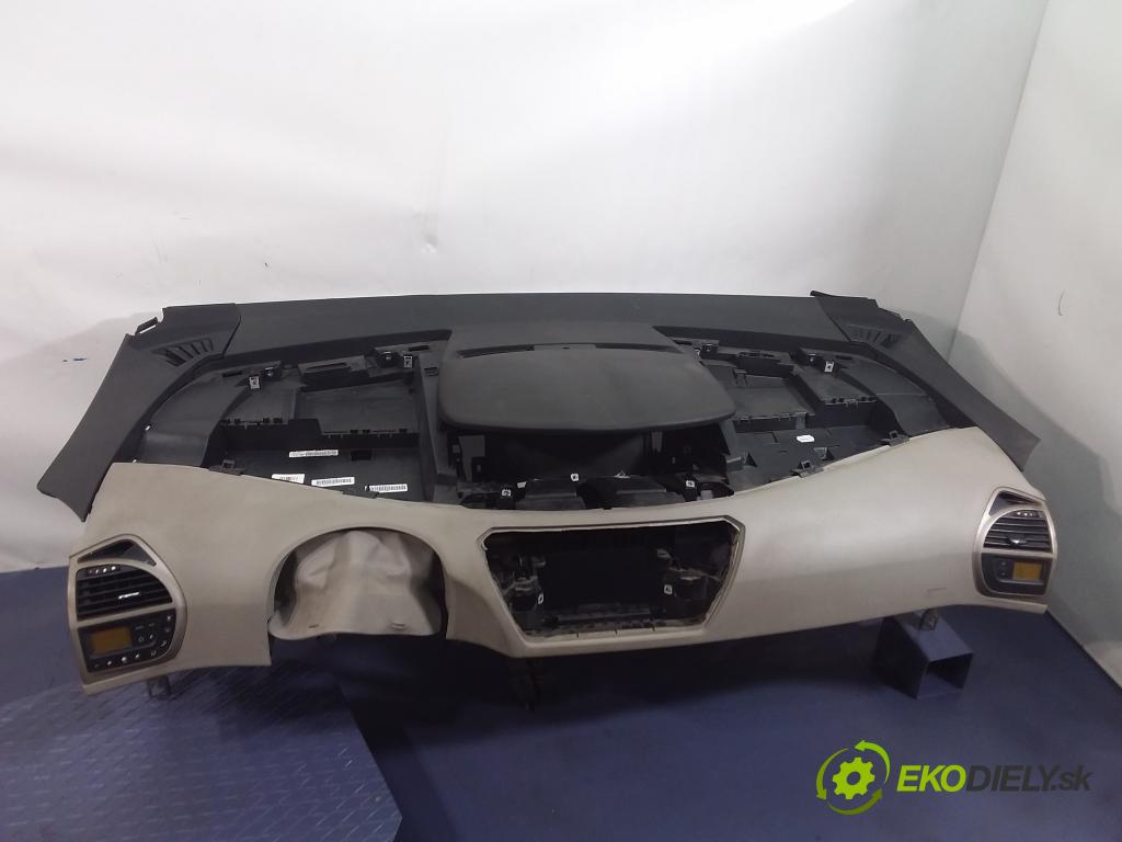 Citroen C4 picasso 2009 kokpit,pristrojová doska 9688685977