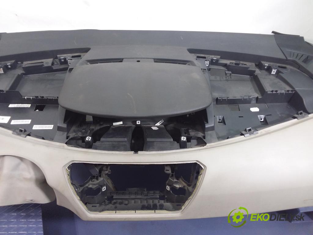 Citroen C4 picasso 2009 kokpit,pristrojová doska 9688685977