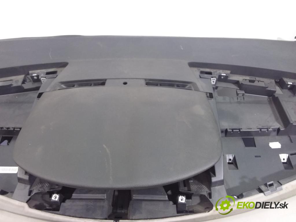 Citroen C4 picasso 2009 kokpit,pristrojová doska 9688685977