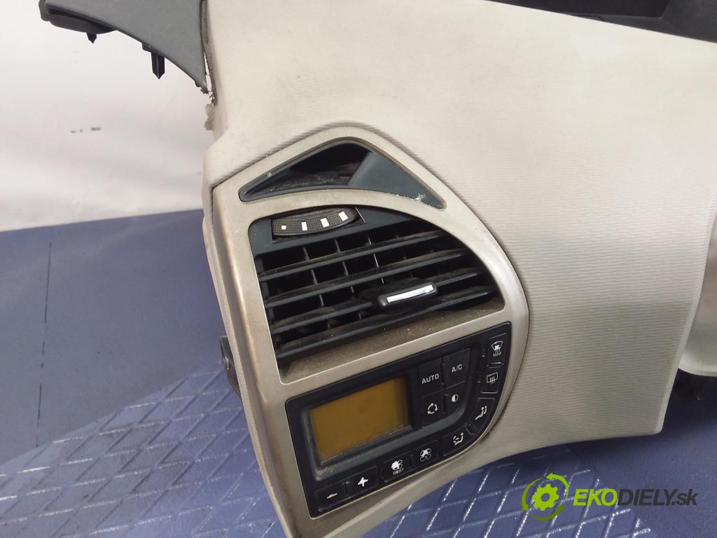 Citroen C4 picasso 2009 kokpit,pristrojová doska 9688685977