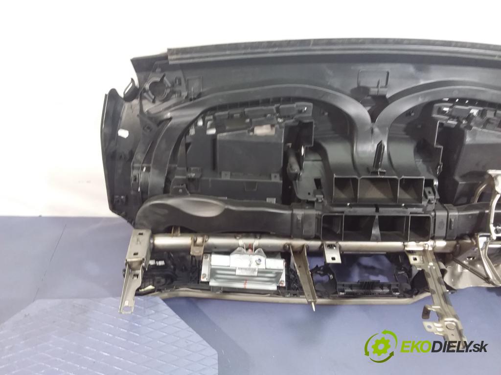 Citroen C4 picasso 2009 kokpit,pristrojová doska 9688685977