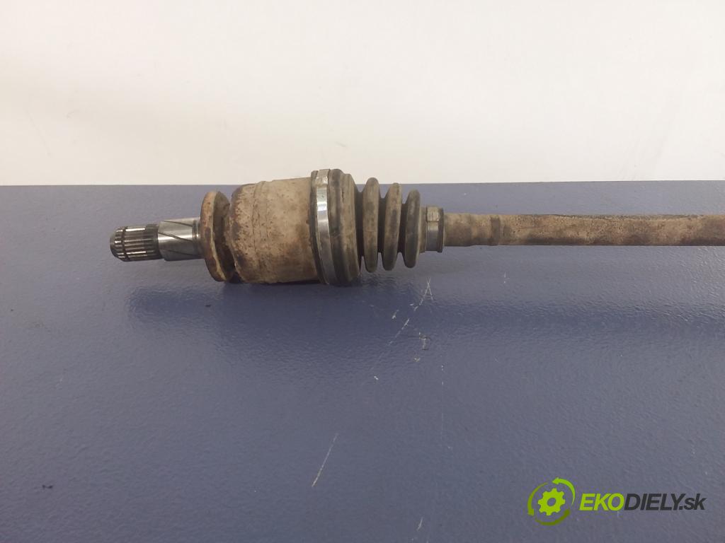 Subaru Legacy 2004 poloos Prava: zad 01