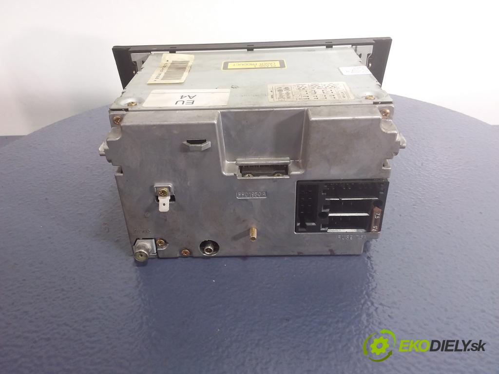 Audi A4 2000 Radio I Navigácia: 8D0035195