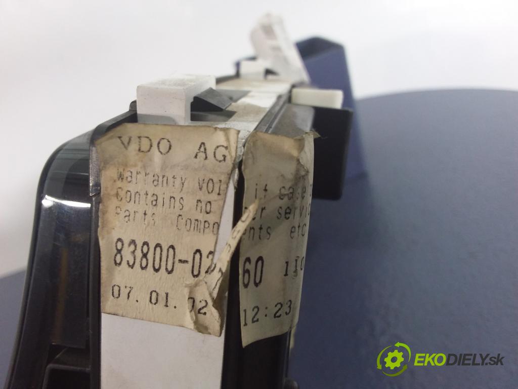 Toyota Corolla 2002 prístrojovka/ budíky 83800-02760
