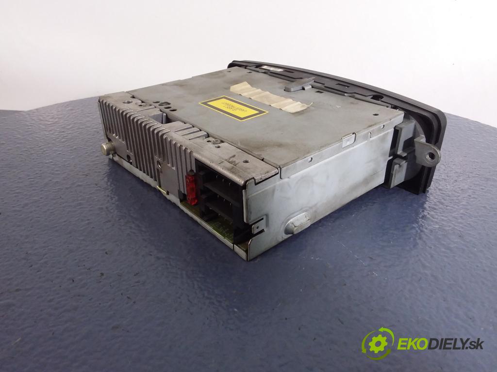 Mercedes C-klasa 2000 Radio I Navigácia: A2038204685