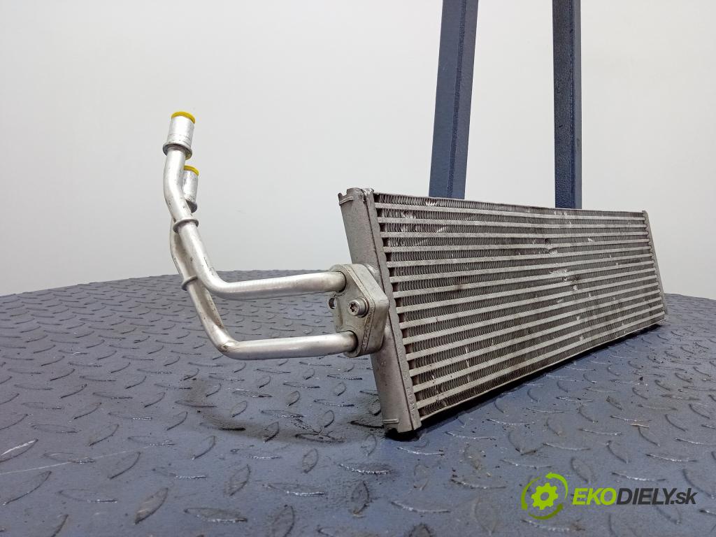 Bmw X3 2021 chladič oleja 9487254