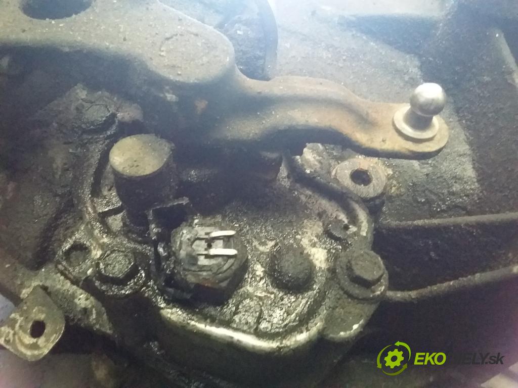 Ford Focus 2005 převodovka Ozubené kola: Manualna 4M5R-7002-CE