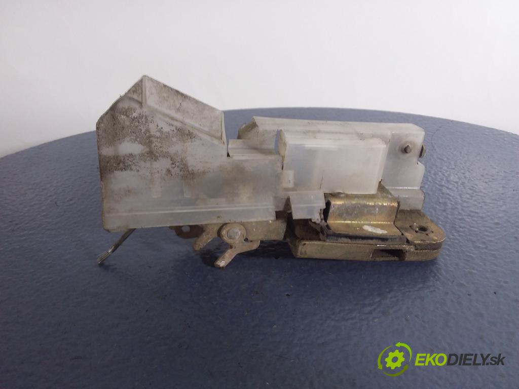Vw Caravelle 1992 zámek dveře před v pravo: 701837016D
