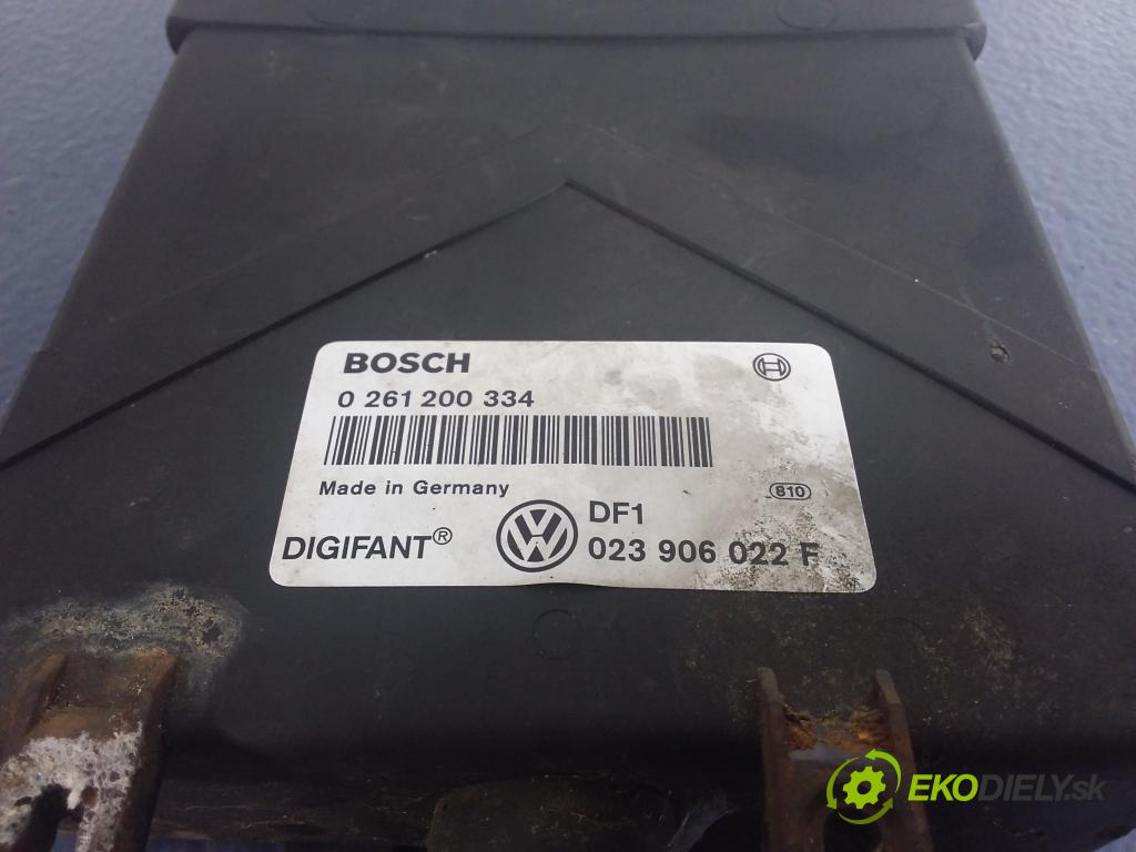 Vw Caravelle 1992 riadiaca jednotka Motor: 0261200334