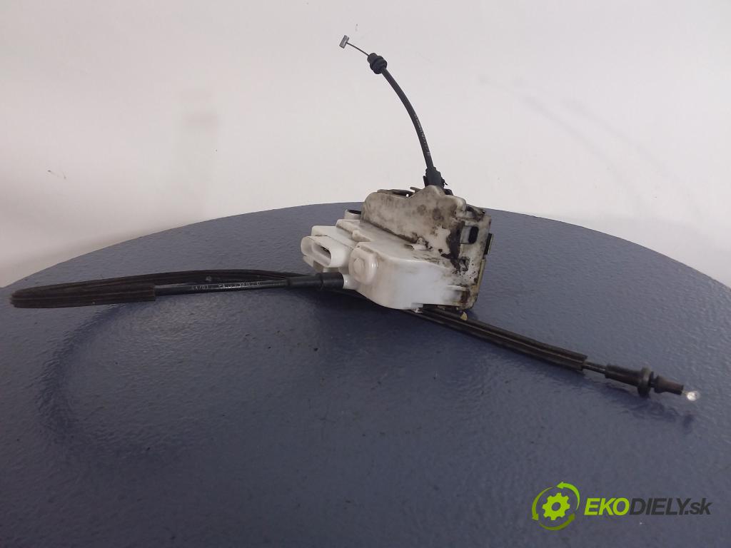 Citroen C3 2004 zámek dveře před Levý: 01