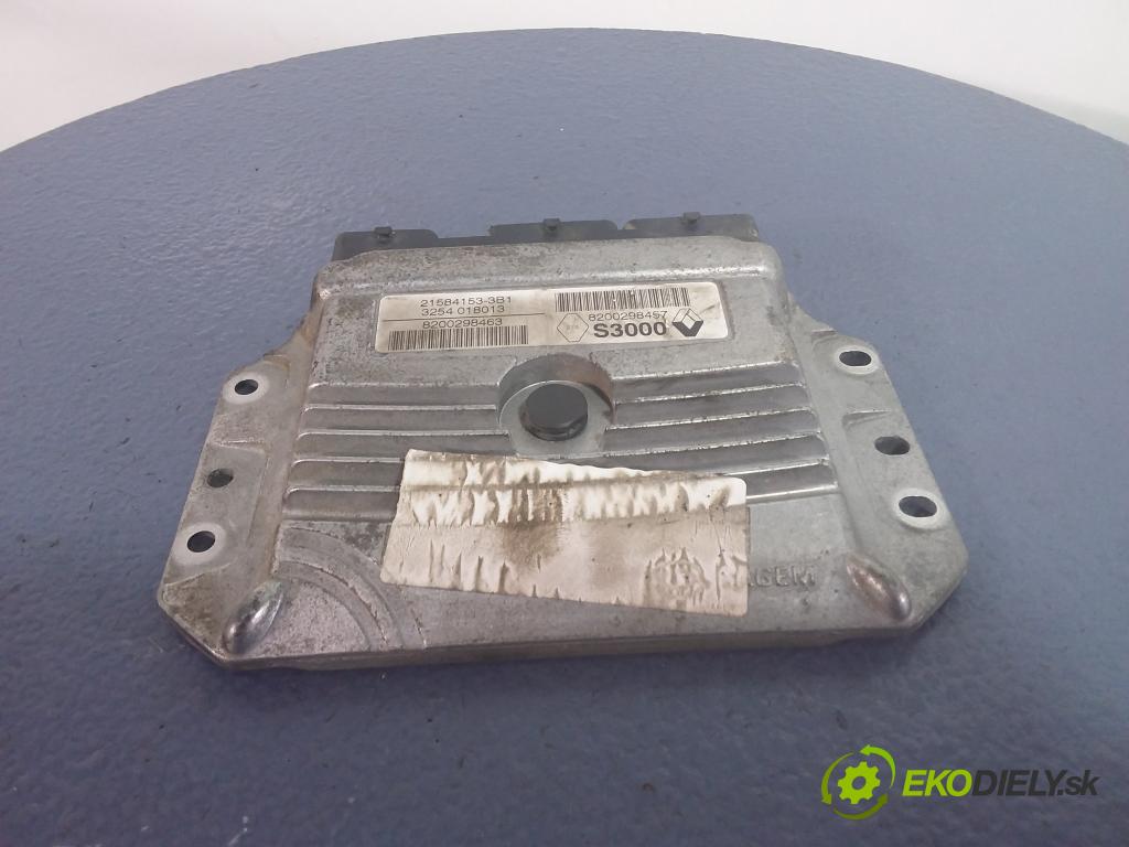 Renault Megane scenic 2003 riadiaca jednotka Motor: 8200298463