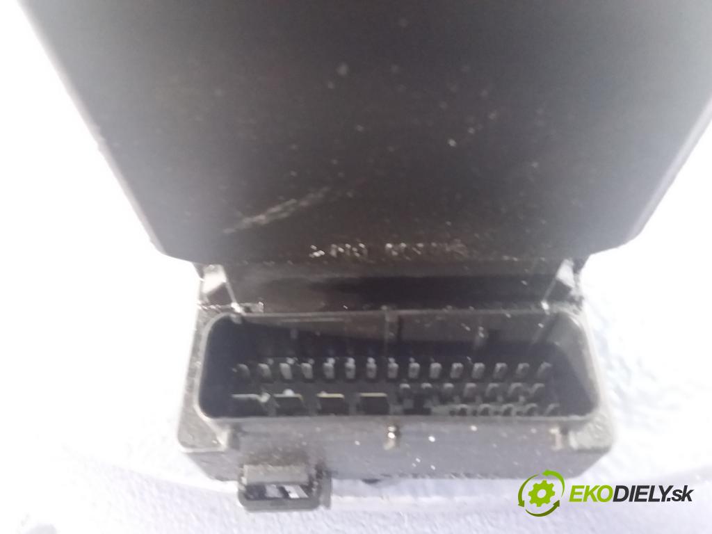 Opel Omega 2000 čerpadlo ABS x 0265220427