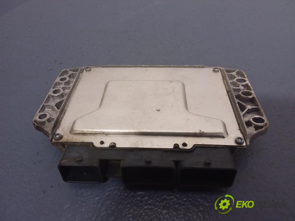 Renault Clio 2007 riadiaca jednotka Motor: 8200461733