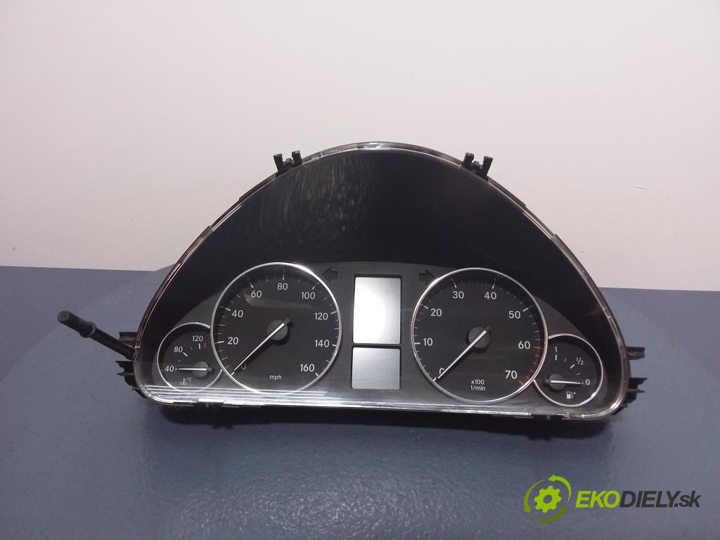Mercedes-benz C 180 0 prístrojovka/ budíky 0281010603