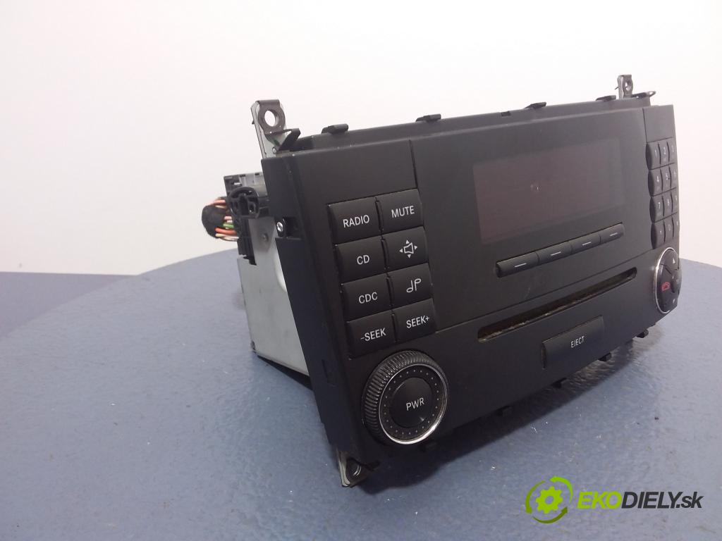 Mercedes C-klasa 0 Radio I Navigácia: A2038700689