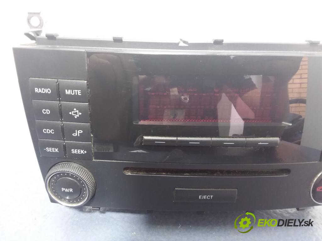 Mercedes C-klasa 0 Radio I Navigácia: A2038700689