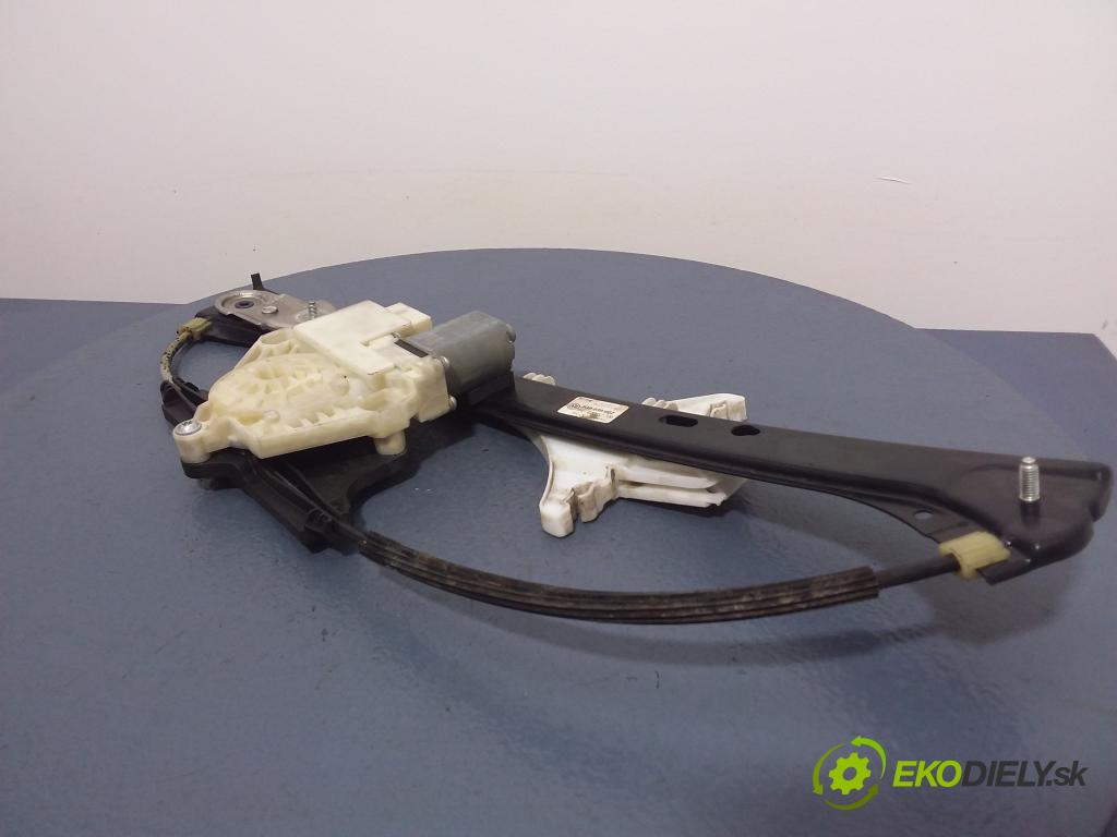 Vw Passat 2014 mechanismus stahování Sklenka: Zad: v pravo: 3G9839462