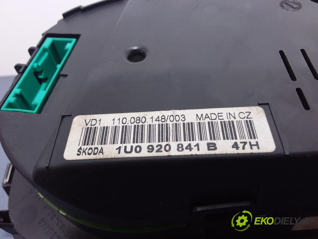 Skoda Octavia 2001 prístrojovka/ budíky 1U0920841B