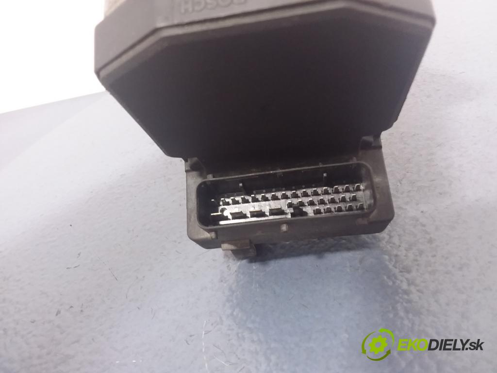 Audi A6 1998 čerpadlo ABS x 8D0614111R