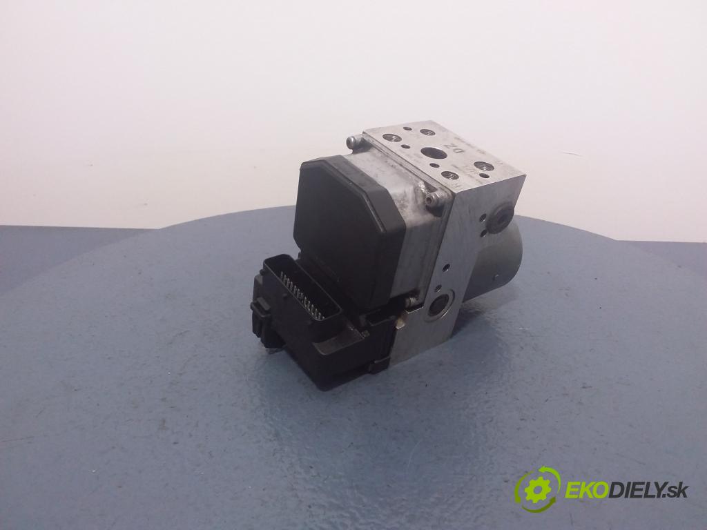 Opel Omega 2000 čerpadlo ABS x 09156806