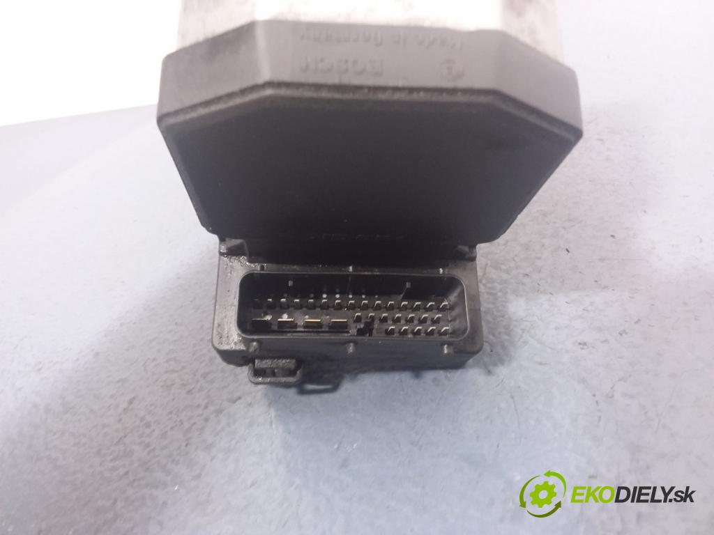 Opel Omega 2000 čerpadlo ABS x 09156806