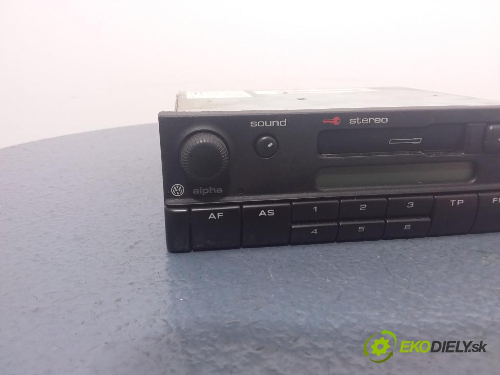Vw Passat 2005 Radio I Navigácia: 3B0035156A