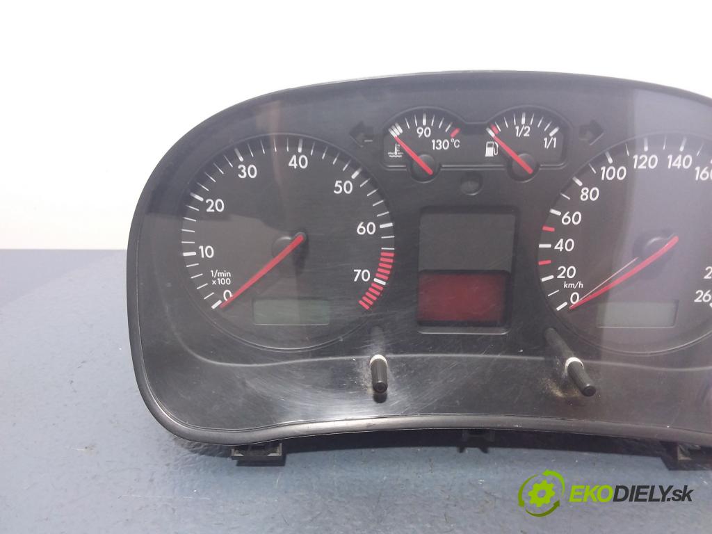 Vw Golf 2002 prístrojovka/ budíky 1J0920826A