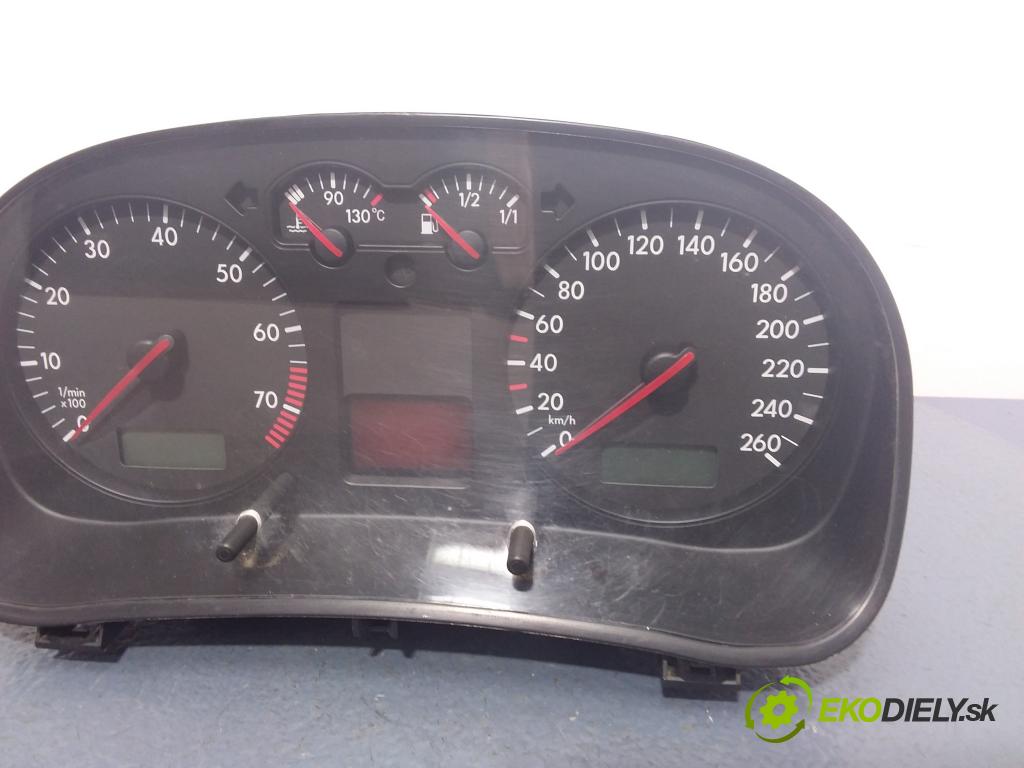 Vw Golf 2002 prístrojovka/ budíky 1J0920826A