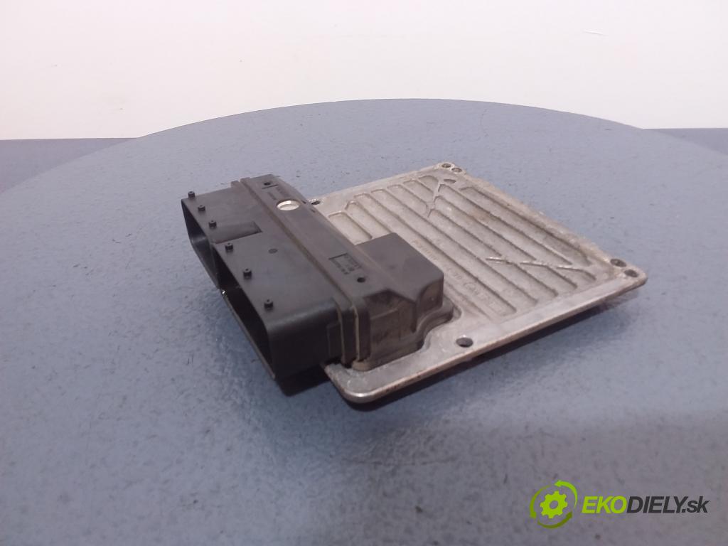 Mercedes-benz C 200 2002 riadiaca jednotka Motor: A2711531779