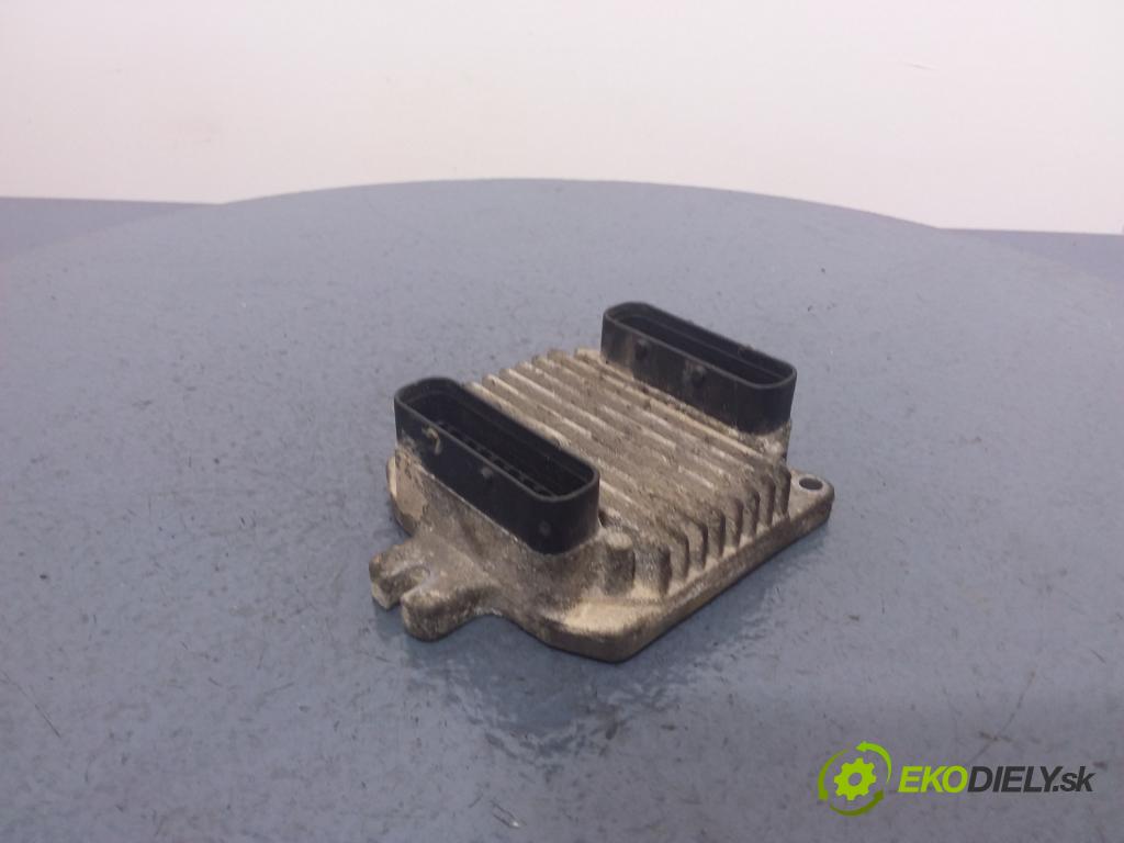 Opel Astra 2000 řídící jednotka Motor: 09355929
