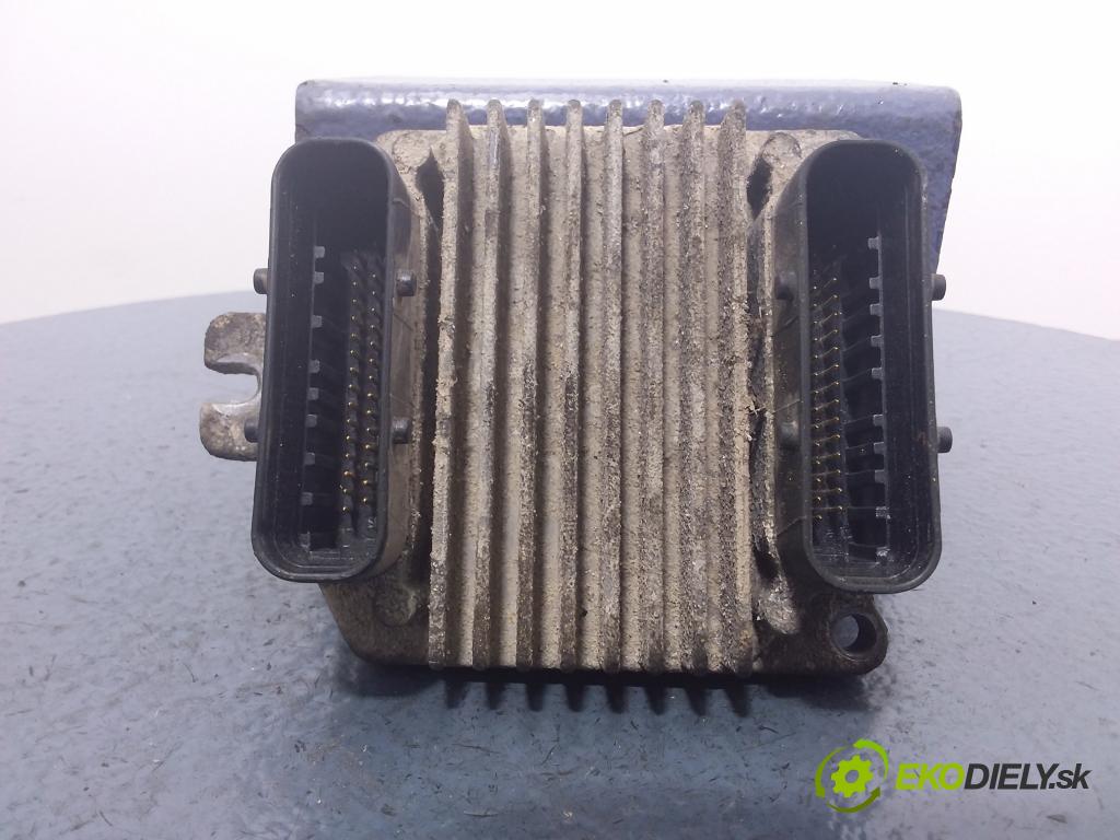 Opel Astra 2000 řídící jednotka Motor: 09355929