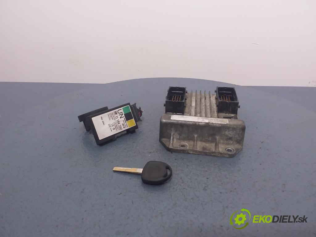 Opel Meriva 2005 řídící jednotka Motor: 01