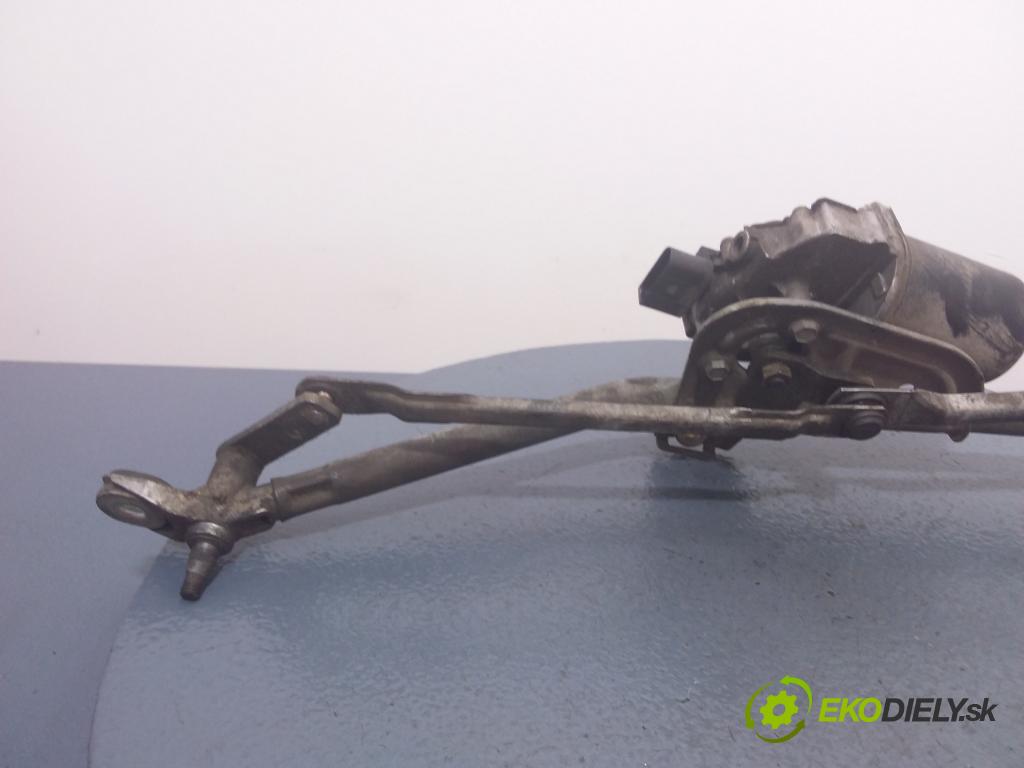 Audi A6 2000 mechanismus motorek Stěrače: před 8D1955113C