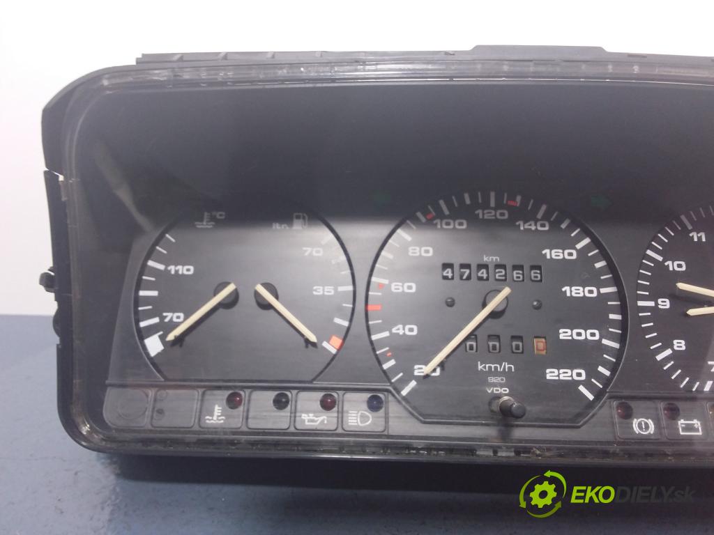 Volkswagen Passat 1991 prístrojovka/ budíky 01
